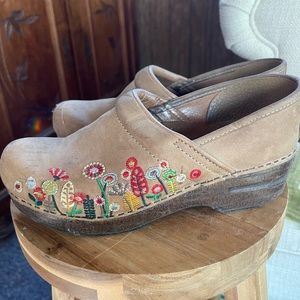 Dansko clogs size 38